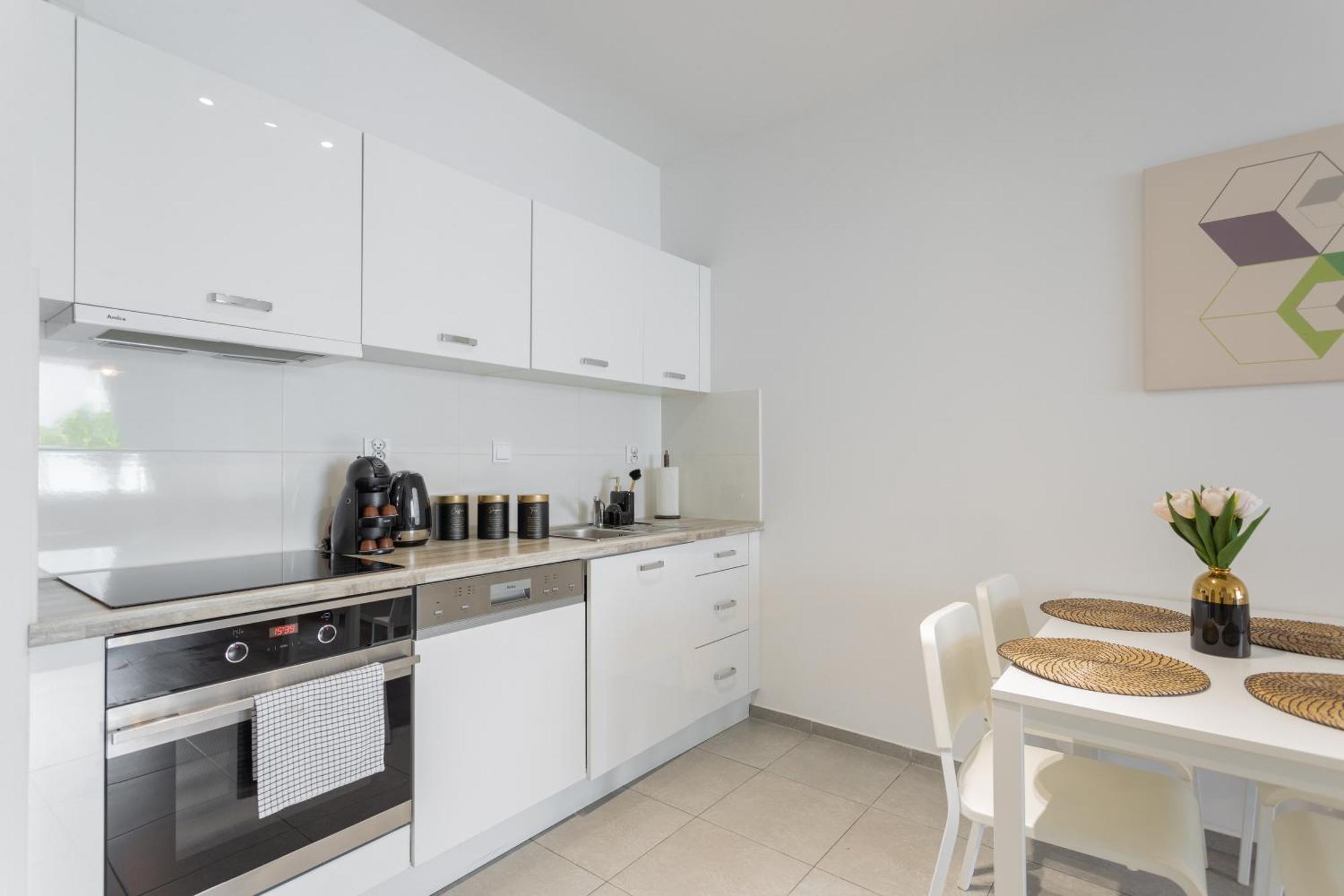 Urban Chic - Pereca - Rondo Onz - Luxury Warsaw Stays - 14 People Экстерьер фото
